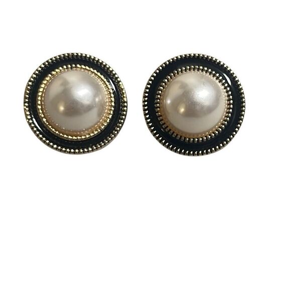 Simulated Pearl Gold Tone Clip On Earrings Elegant Luxury Demure Preppy NEW - Picture 1 of 3